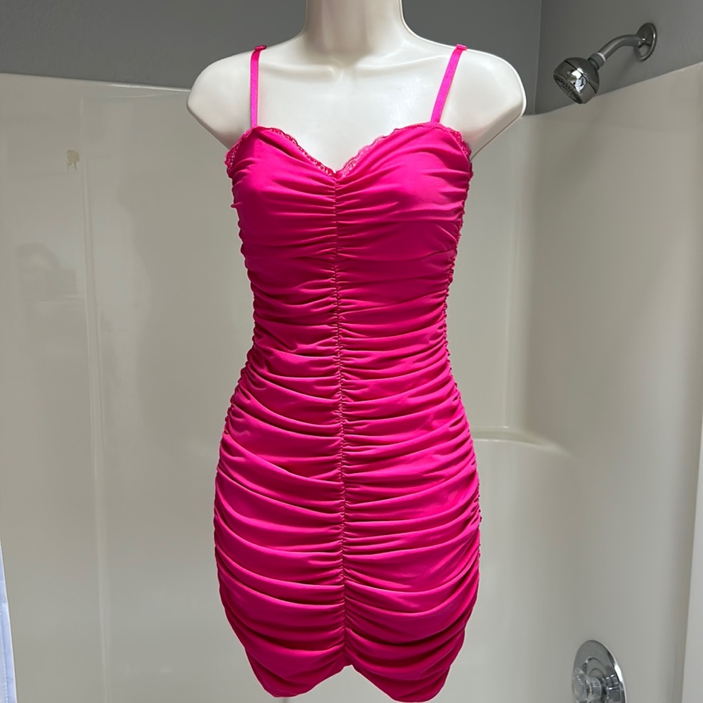 💕Guess small pink dress. Worn once. Fits size 4-6. Worn once doesn’t fit now